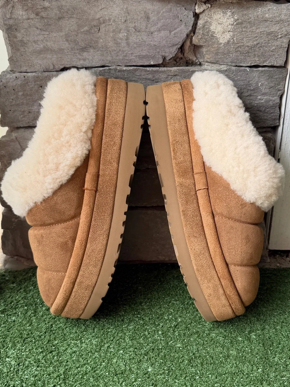 UGG Tazzlita Platform Chesnut Suede Women’s Slippers